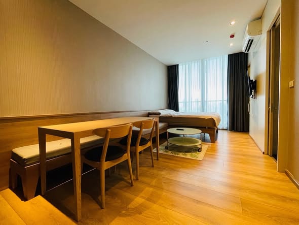 bedroom of Park Origin Phrom Phong