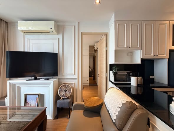 bedroom and living room of Park Origin Phrom Phong