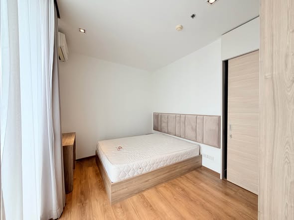 bedroom and room interior of Park Origin Phrom Phong