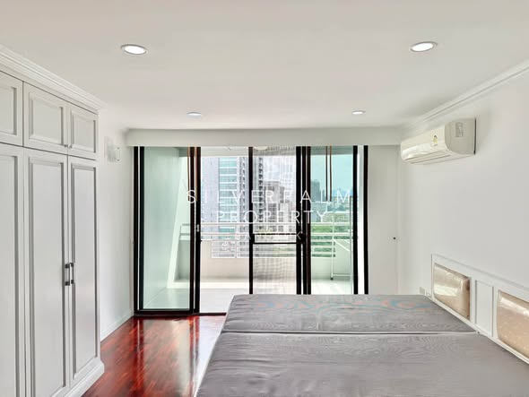 bedroom and room interior of Park Origin Phrom Phong