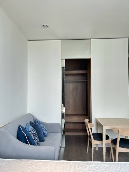 bedroom and room interior of Park Origin Phrom Phong