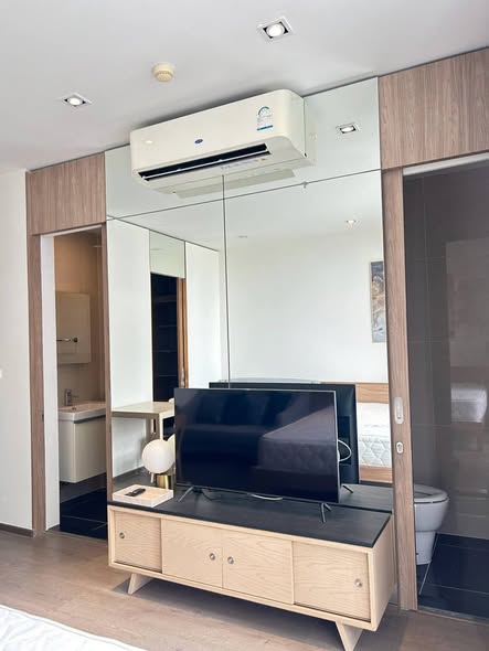 bedroom and room interior of Park Origin Phrom Phong