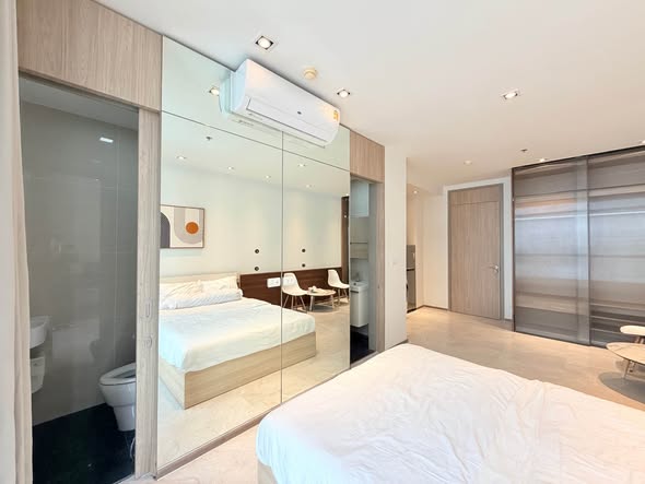 bedroom and room interior of Park Origin Phrom Phong