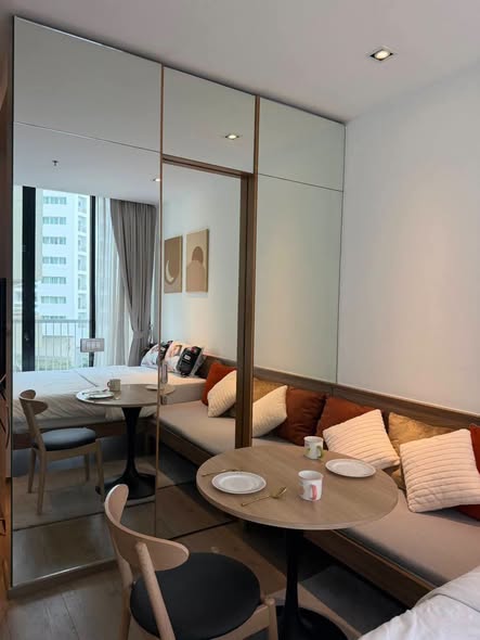 bedroom and room interior of Park Origin Phrom Phong