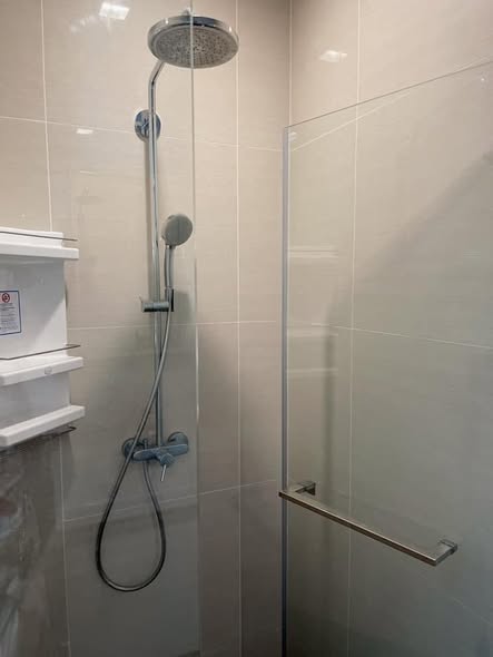 room interior and bathroom of Park Origin Phrom Phong