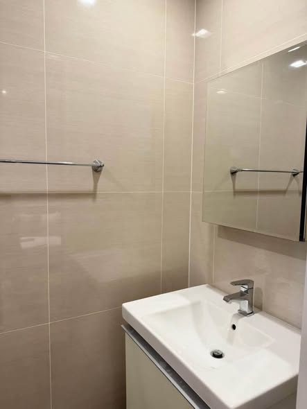 room interior and bathroom of Park Origin Phrom Phong