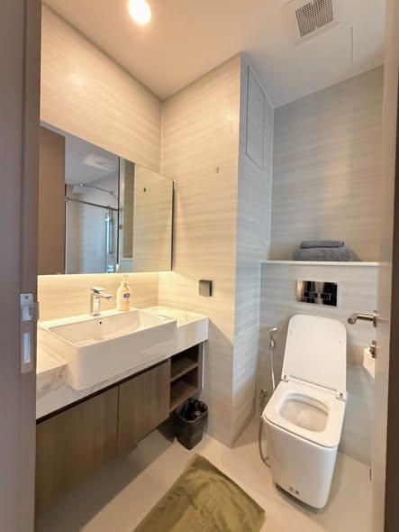 bathroom of Park​ Origin​ Thonglor