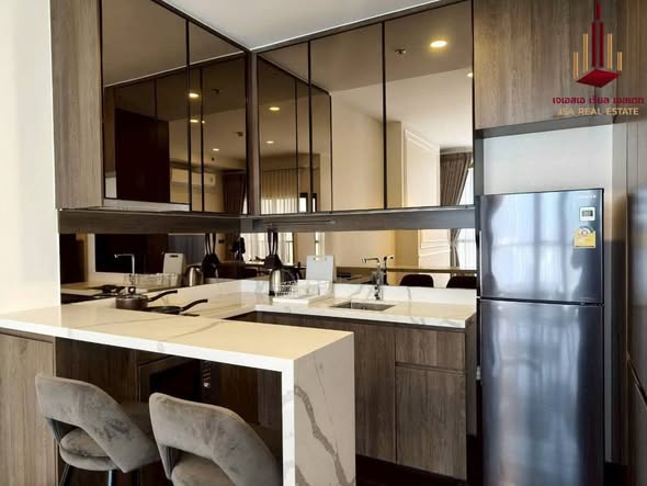 bathroom and kitchen of Park​ Origin​ Thonglor