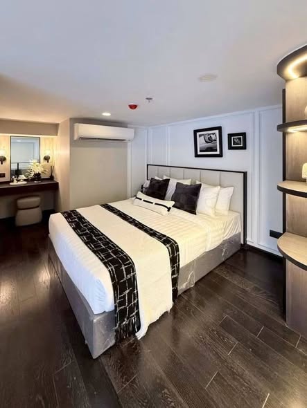 bedroom of Park​ Origin​ Thonglor