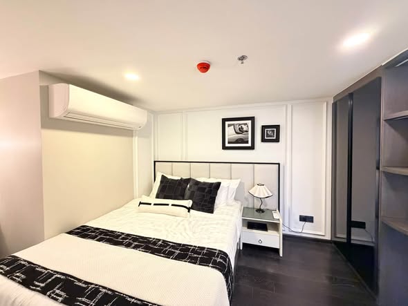 bedroom and room interior of Park​ Origin​ Thonglor