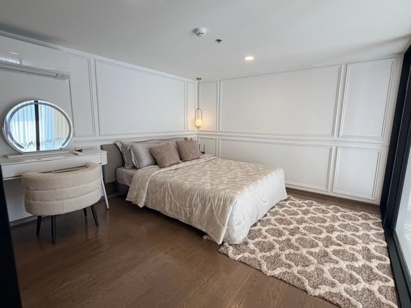 bedroom and room interior of Park​ Origin​ Thonglor