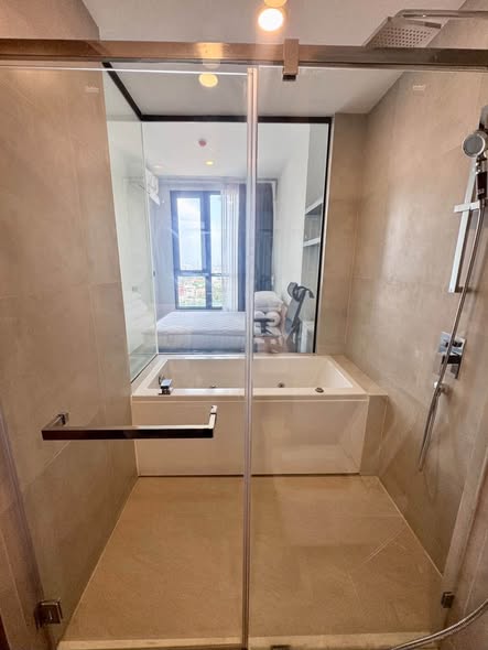 room interior and bathroom of Park​ Origin​ Thonglor
