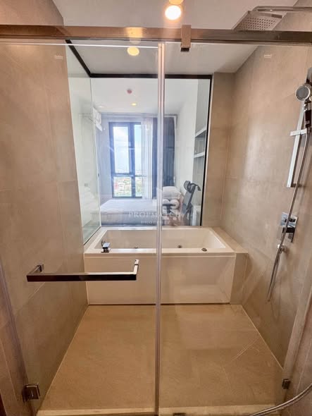 room interior and bathroom of Park​ Origin​ Thonglor