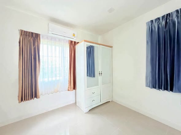 bedroom and room interior of Passorn Prestige Pinklao-Phetkasem
