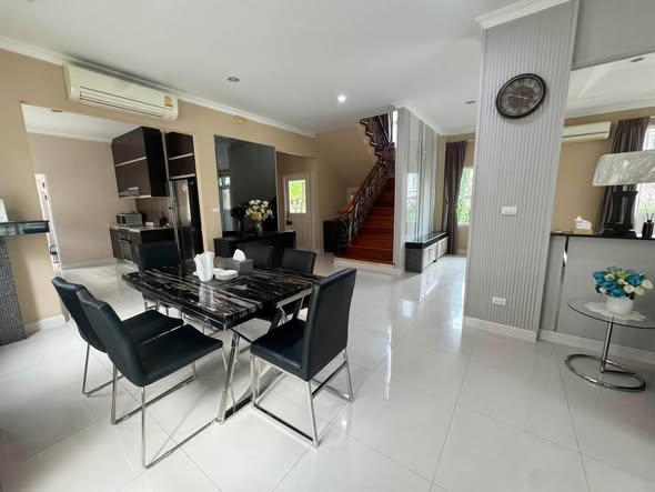 living room and kitchen of Perfect Masterpiece Rama 9-Krungthep Kreetha