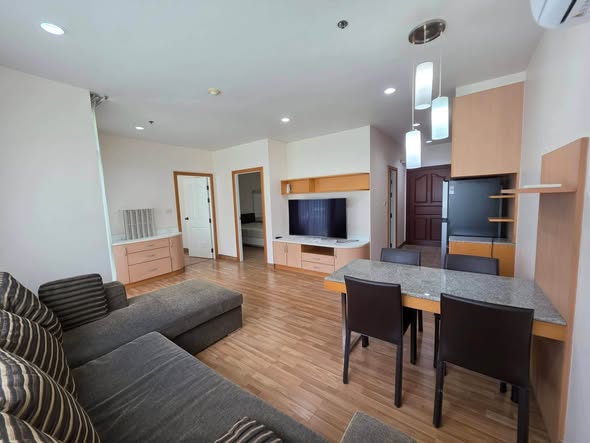 living room of PG Rama 9