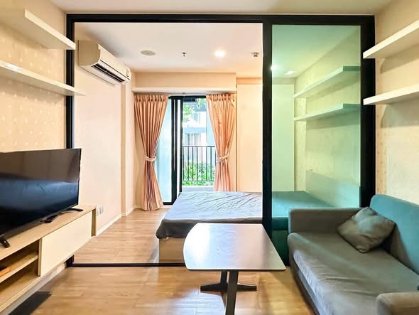 bedroom and room interior of Phaholyothin-Sapanmai