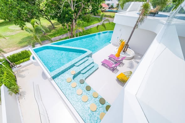 pool of Phoenix Gold Golf & Country Club