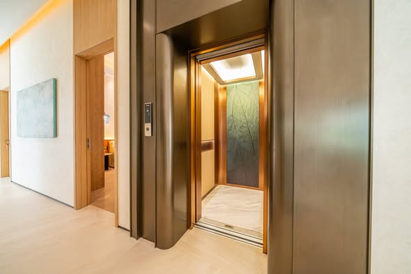 room interior of Phoenix Gold Golf & Country Club