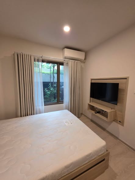 bedroom of Phyll Phahol 34
