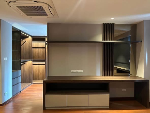 room interior of Ploen Chit Terrace