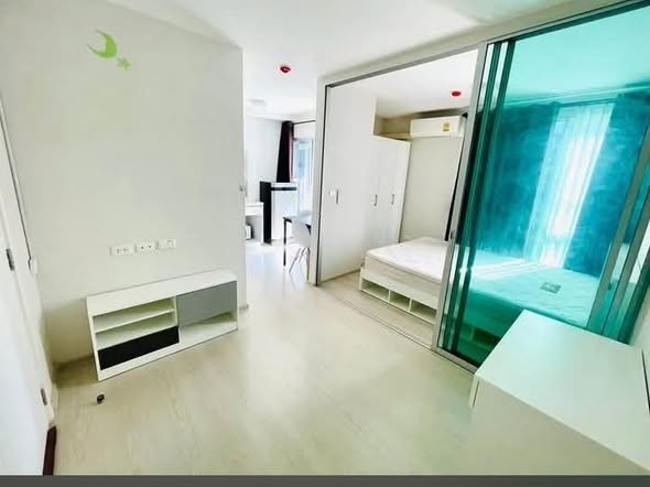 bedroom and room interior of PLUM CONDO ราม 60 อินเตอร์เชนจ์