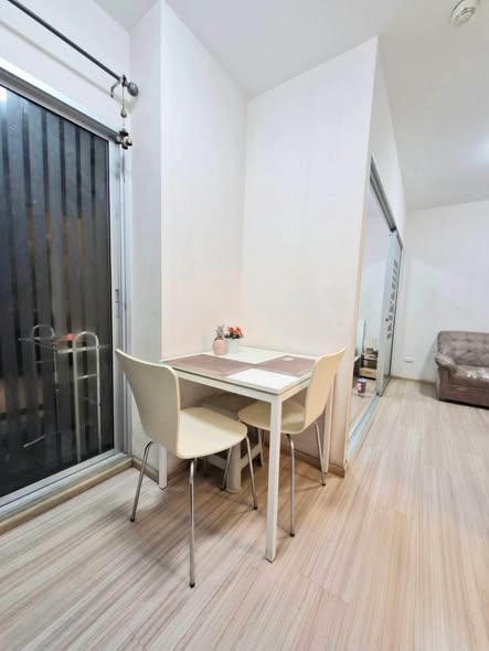 bedroom and room interior of Plum Condo Bang Yai Station.