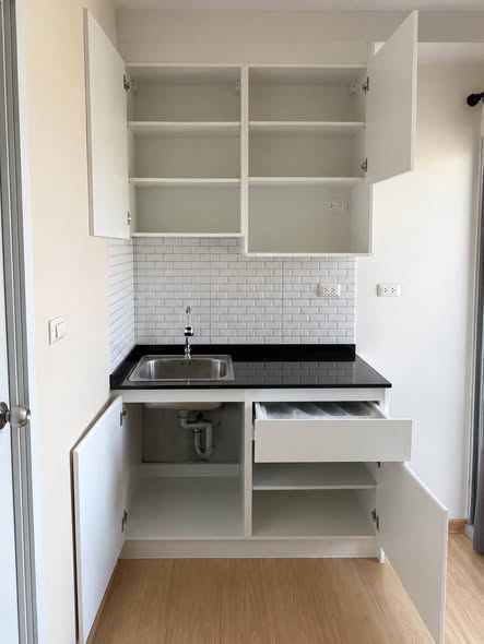 kitchen of Plum Condo Bang Yai Station.