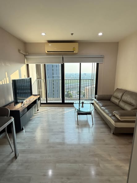 living room and room interior of Plum Condo Central Station Phase 1