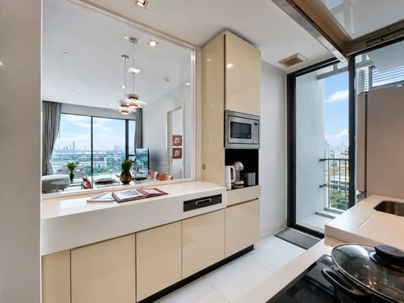kitchen of Plum Condo Sukhumvit 62