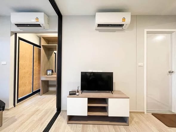 bedroom and room interior of Plum Condo Sukhumvit 97.1