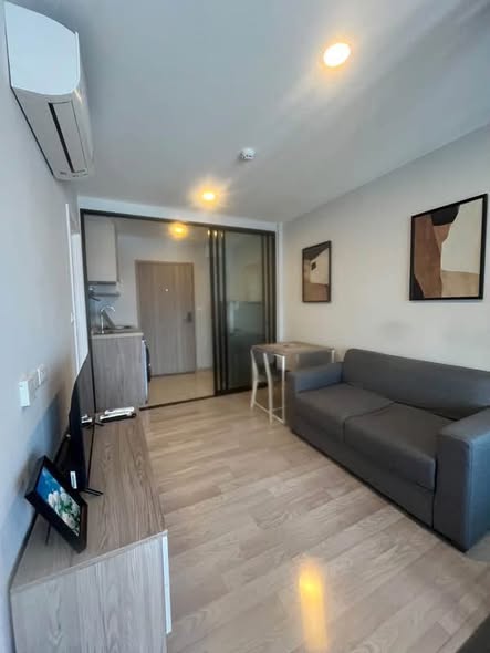 living room and room interior of Plum Condo Sukhumvit 97.1
