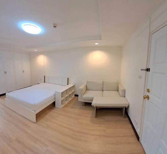 bedroom of Pratunam Prestige Condominium