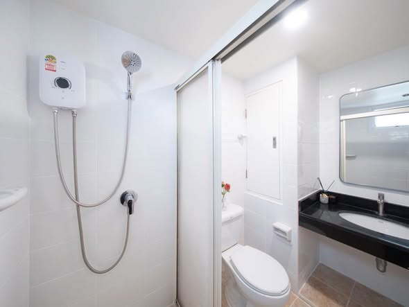 bathroom of Premsiri Botique Park Condominium