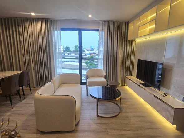 bedroom and living room of PYNN Soonvijai
