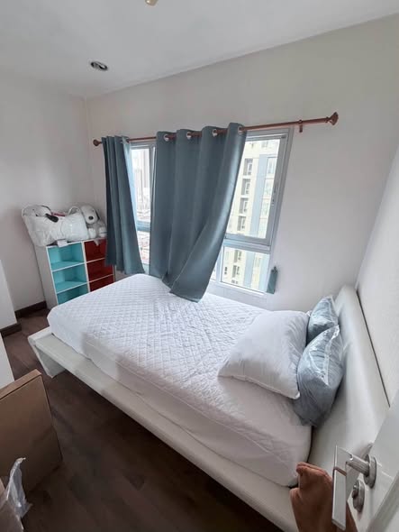 bedroom of Q House Condo Sathon