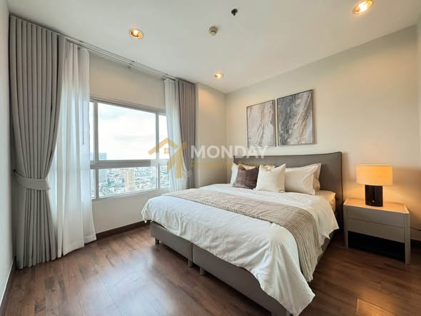 bedroom of Q House Condo Sathon