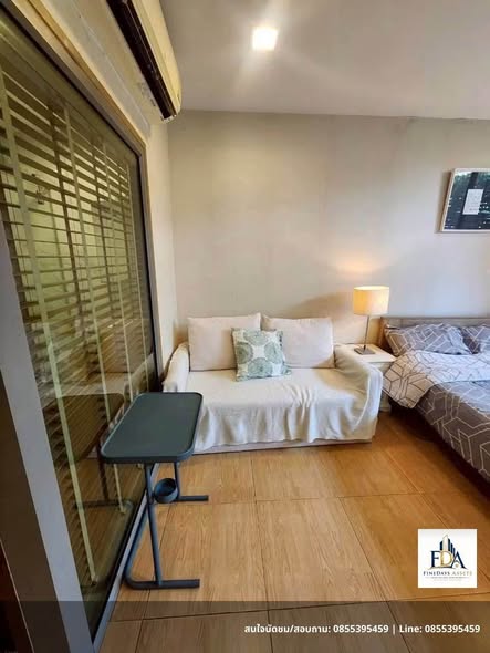 bedroom and living room of Quad Sathon