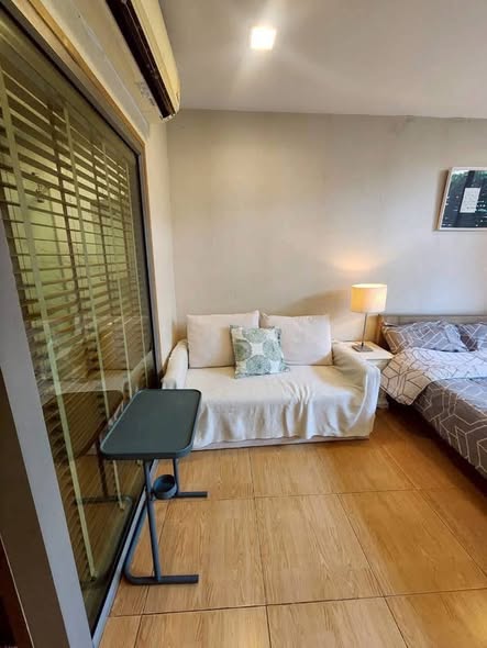 bedroom and living room of Quad Sathon
