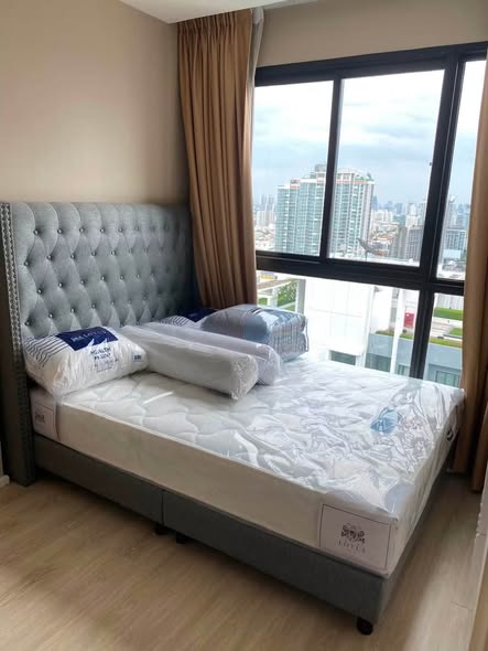 bedroom of Quinn Ratchada 17