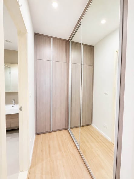 room interior of Quinn Ratchada 17