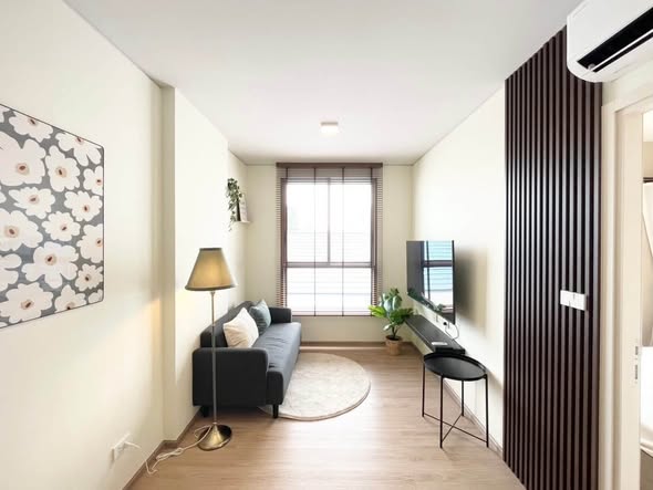 living room of QUINTARA MHy’ZEN PHROM PHONG (ควินทารา มาย’เซน พร้อมพงษ์)