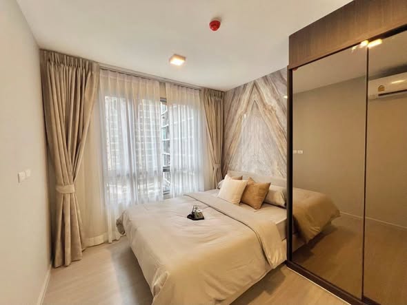bedroom and room interior of Quintara Phume Sukhumvit 39