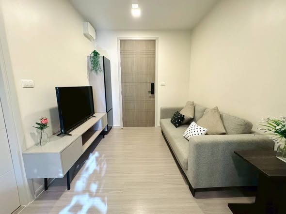 living room and room interior of Quintara Treehaus Sukhumvit 42