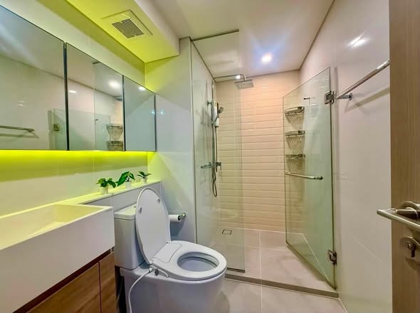 bathroom of RAMADA RESIDENCE SUKHUMVIT 87