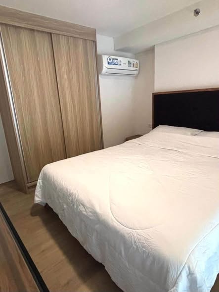 bedroom of RAMADA RESIDENCE SUKHUMVIT 87