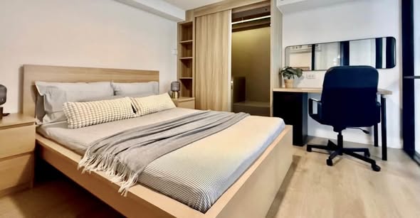 bedroom of RAMADA RESIDENCE SUKHUMVIT 87