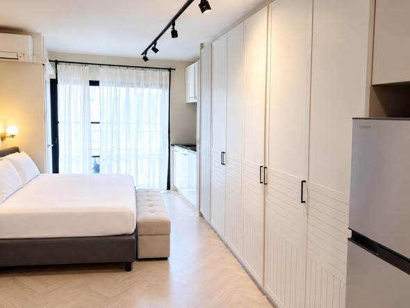 bedroom and room interior of Ratchathewi Tower