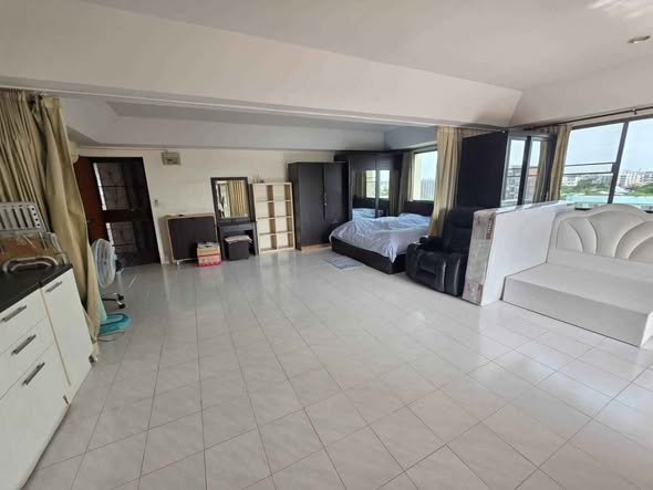 bedroom of Raymond Tower