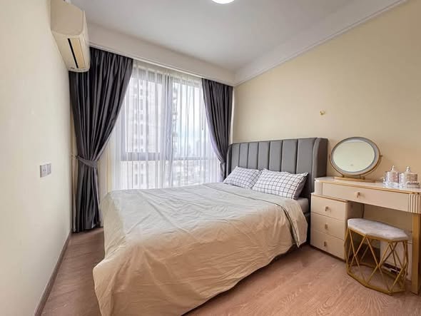 bedroom of Regal Condo Sathon – Naradhiwas